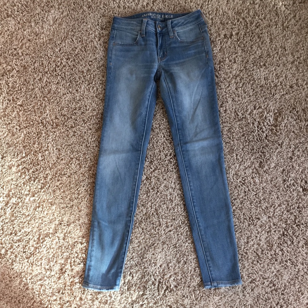 light washed american eagle jeans